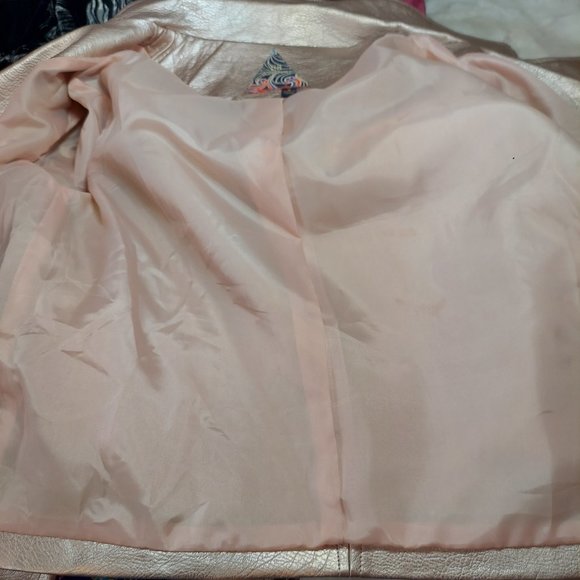 NWOT Signature 8 of Los Angeles Faux Leather Moto Jacket Champagne Color - Picture 17 of 17